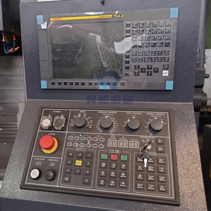 Küçük VMC640 Dört Eksenli CNC Dikey İşlem Merkezi Makinesi 4