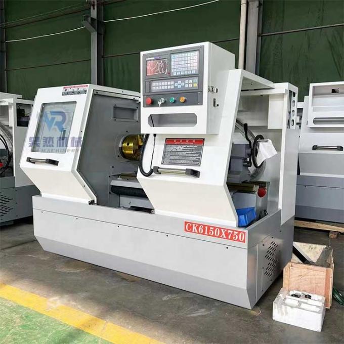 Ck6150-1000 Düz yataklı CNC Dönüştürme Makinesi 4 İstasyon Kulesi 0