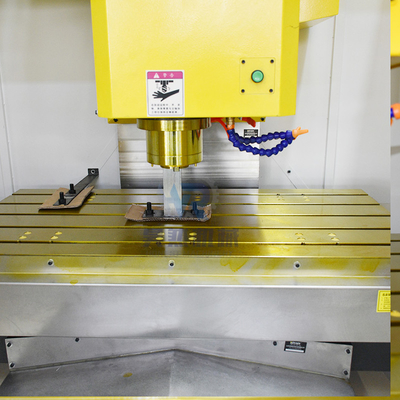 Fanuc Kontrolör Vmc Delme Makinesi 4 Eksen Yeni Dikey İşleme Merkezi VMC1370