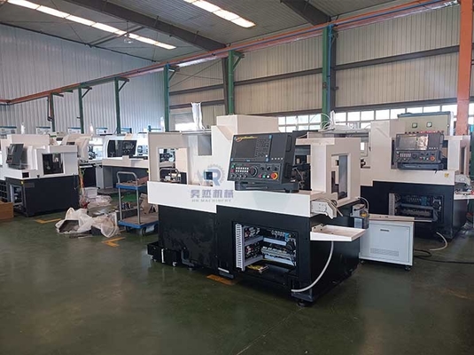 Fanuc SYNTECs Kontrol Sistemi Sm205 ile Otomatik hassasiyetli CNC Döner Makinesi