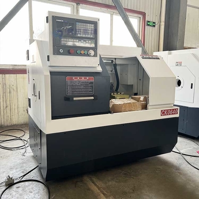 CK0640 CNC Döner Kesme Makinesi Otomatik Düz Yatak Yatay Döner